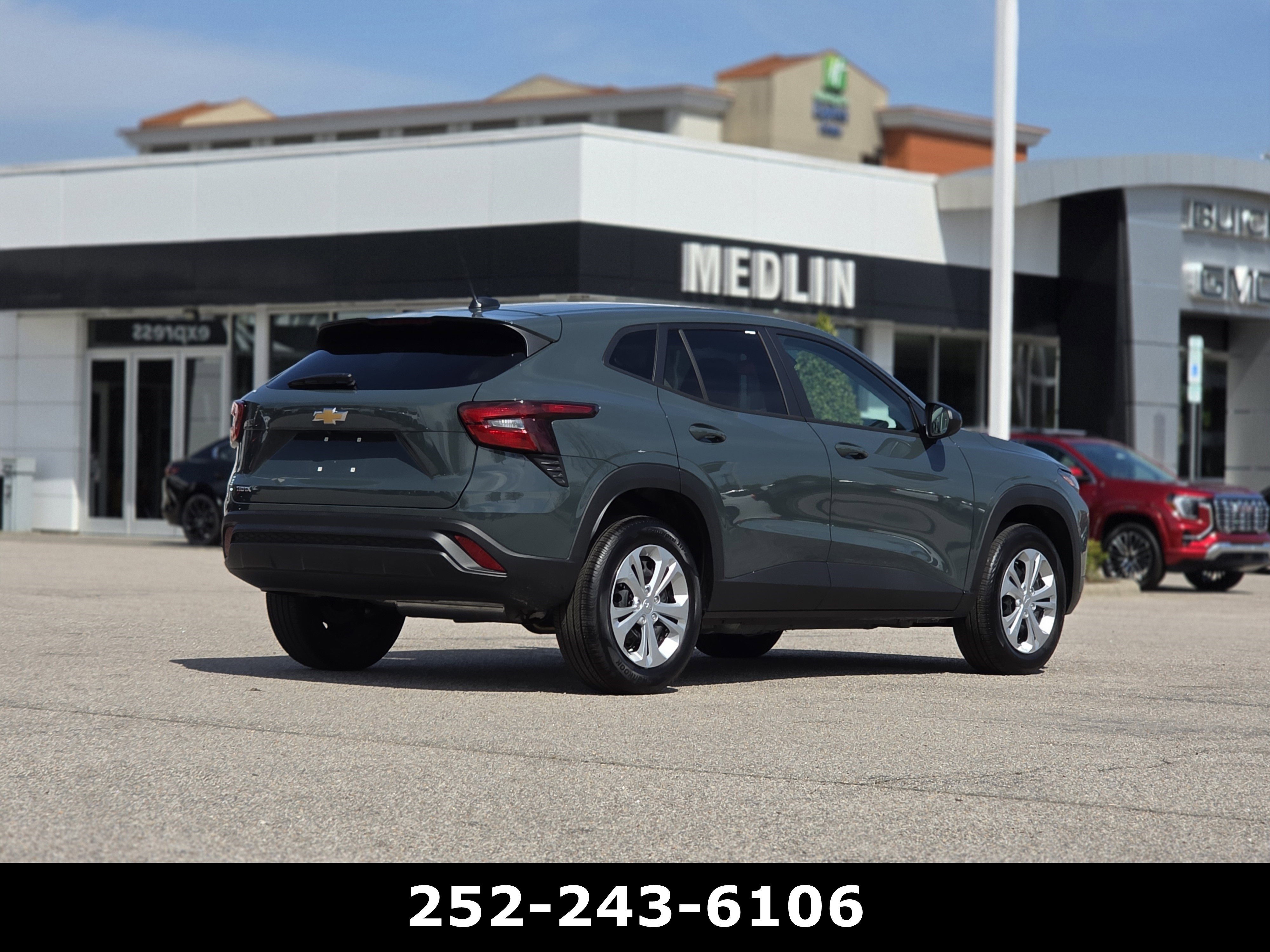 Used 2026 Chevrolet Trax LS FWD image 7