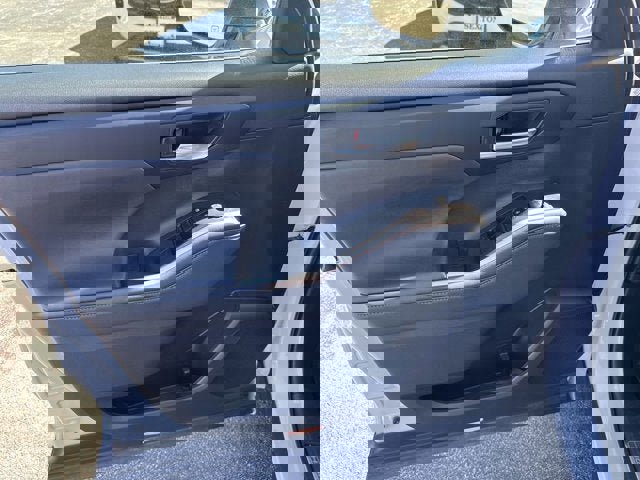 Used 2023 Toyota Highlander XLE image 12