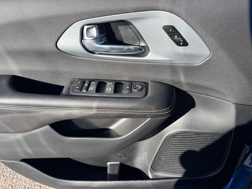 New 2026 Chrysler Pacifica Limited w/ S Appearance Package image 21