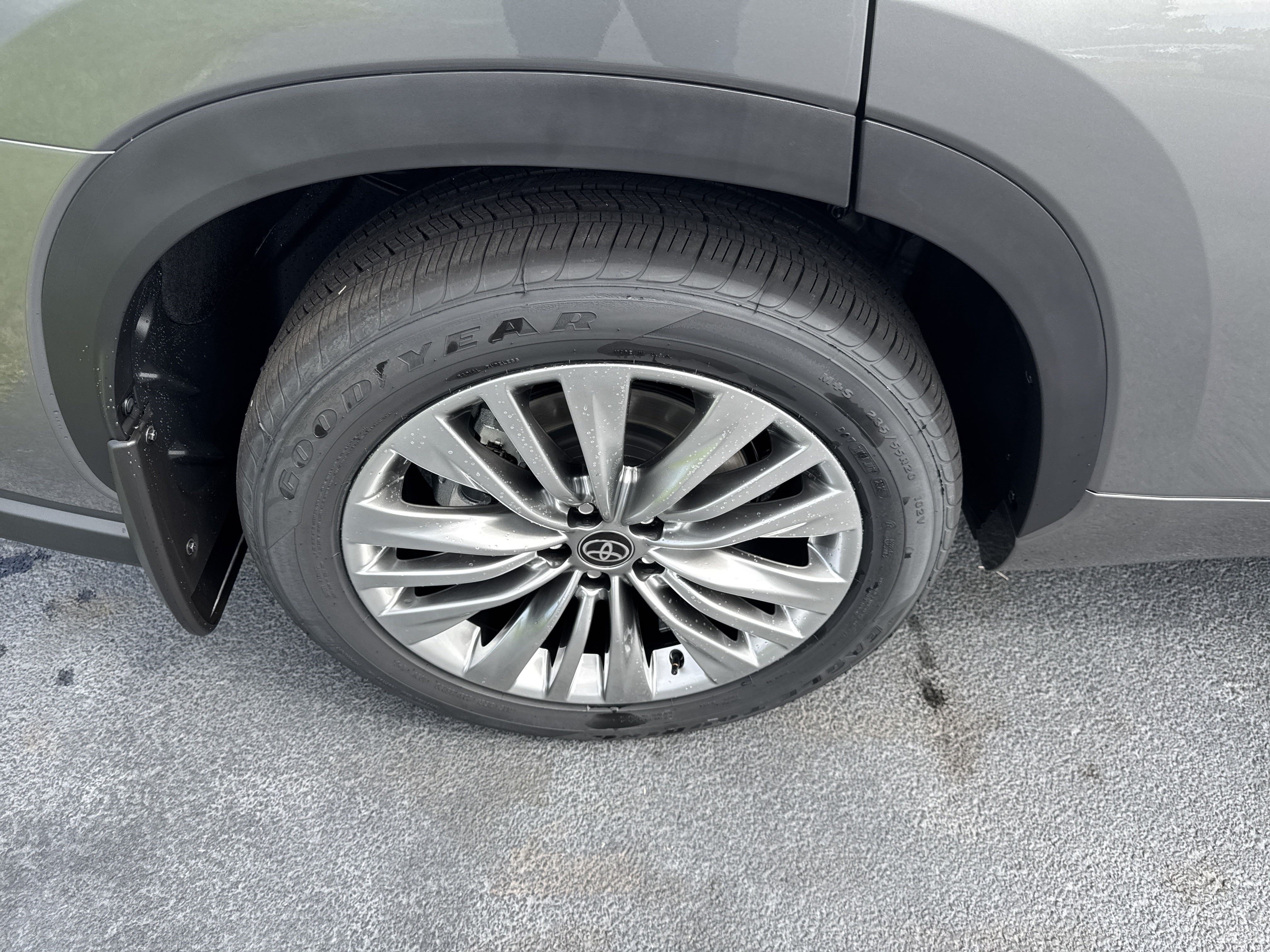 New 2025 Toyota Highlander Platinum AWD/4WD image 11