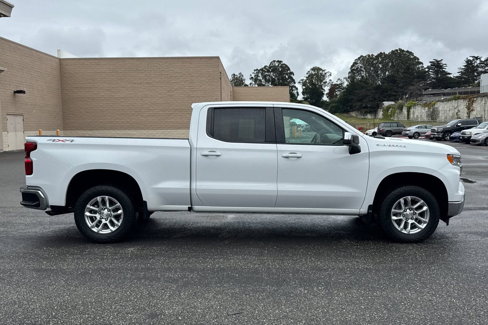 Used 2023 Chevrolet Silverado 1500 LT w/ Protection Package AWD/4WD image 3