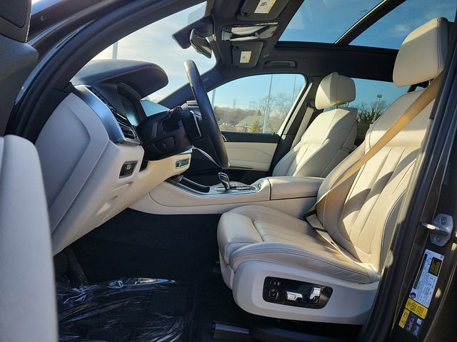 Used 2022 BMW X5 xDrive45e w/ Luxury Seating Package image 13