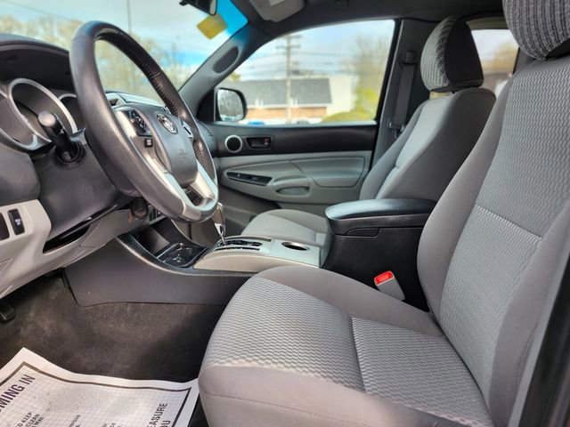 Used 2015 Toyota Tacoma 4x4 Access Cab V6 w/ SR5 Package image 18