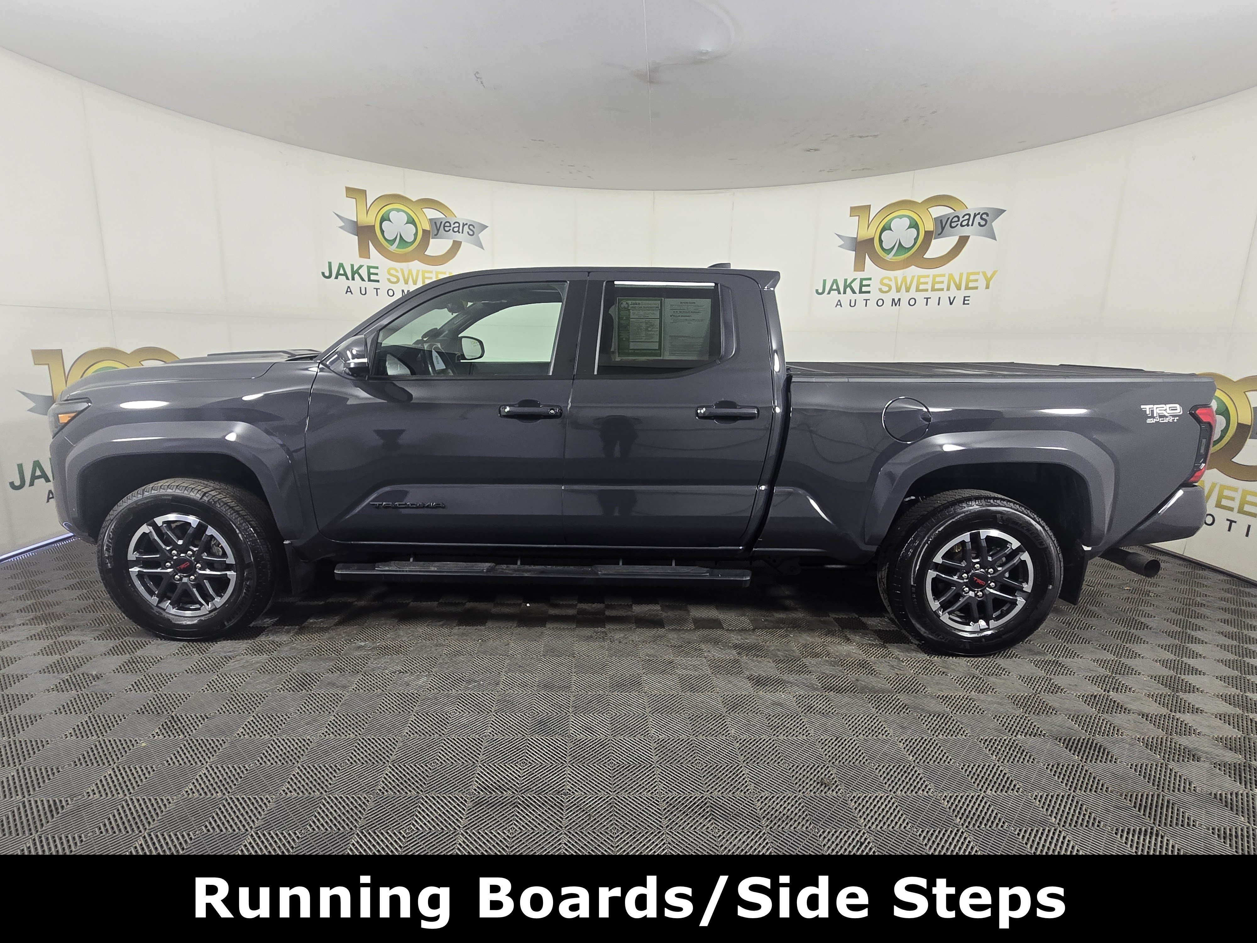 Used 2024 Toyota Tacoma TRD Sport w/ TRD Sport Premium Package AWD/4WD image 4