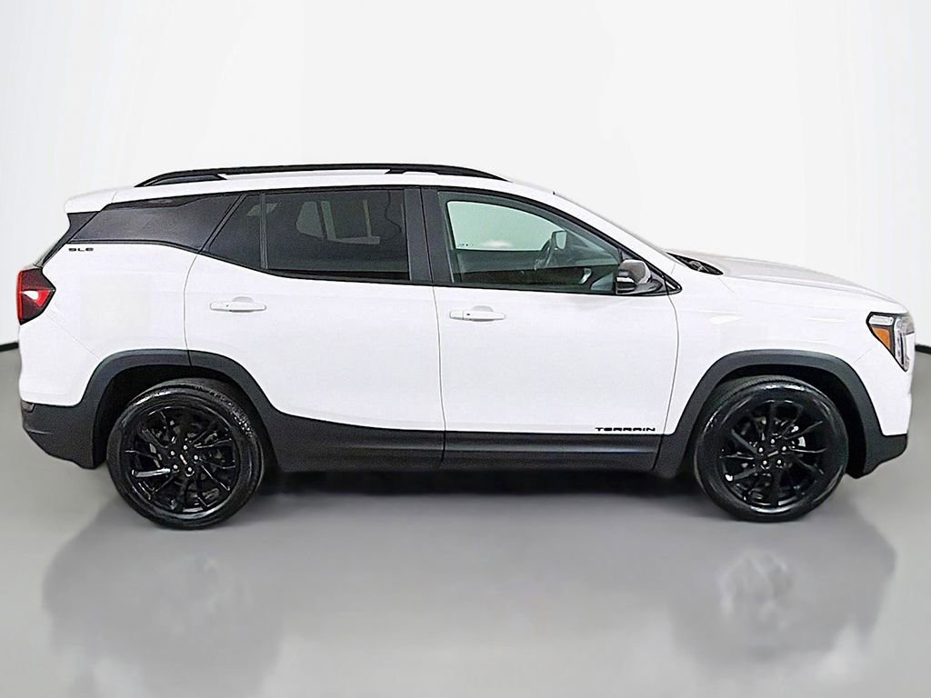 Used 2023 GMC Terrain SLE w/ Driver Convenience Package image 12
