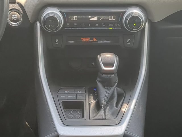Used 2020 Toyota RAV4 XLE Premium FWD image 20