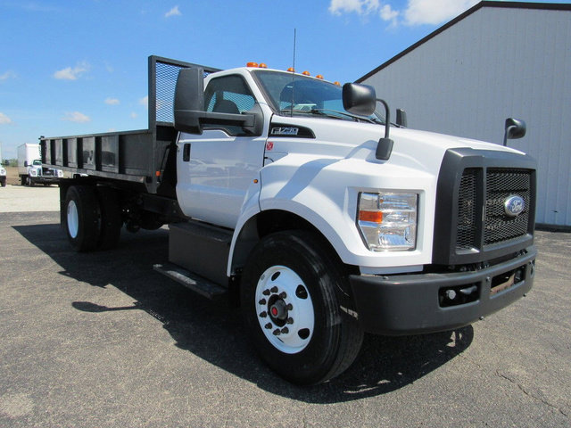 Used 2022 Ford F750 2WD Regular Cab Super Duty image 9