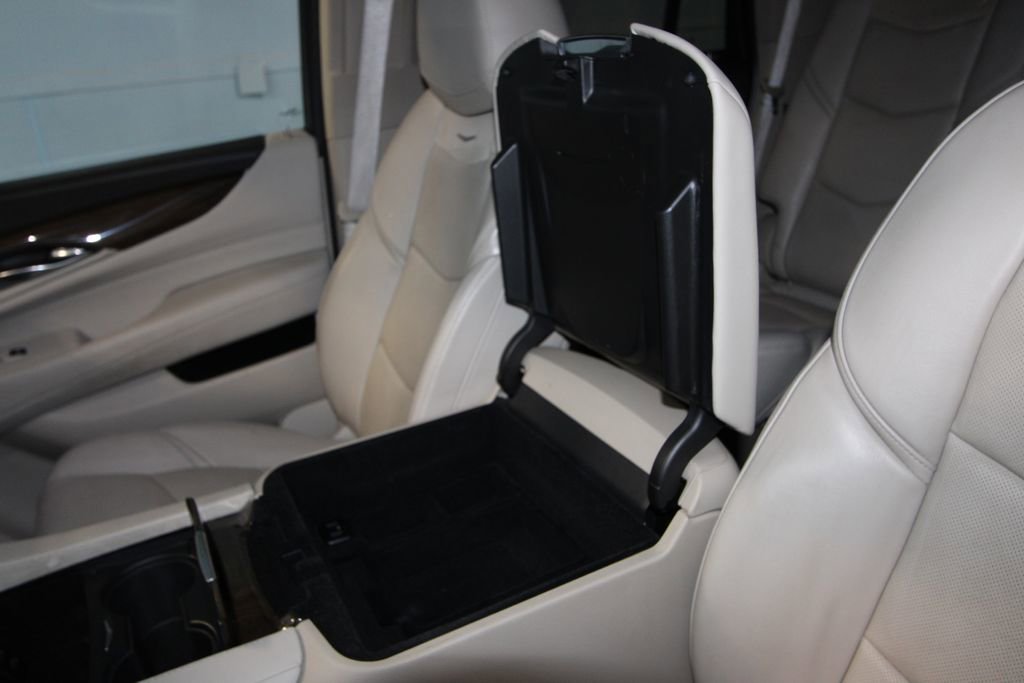 Used 2020 Cadillac Escalade Luxury image 23