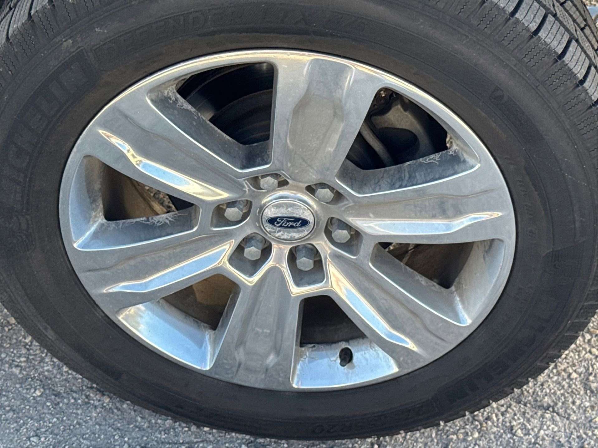 Used 2016 Ford F150 Platinum w/ Equipment Group 701A Luxury image 15