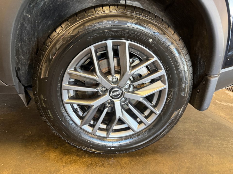 Used 2023 Nissan Rogue S AWD/4WD image 26