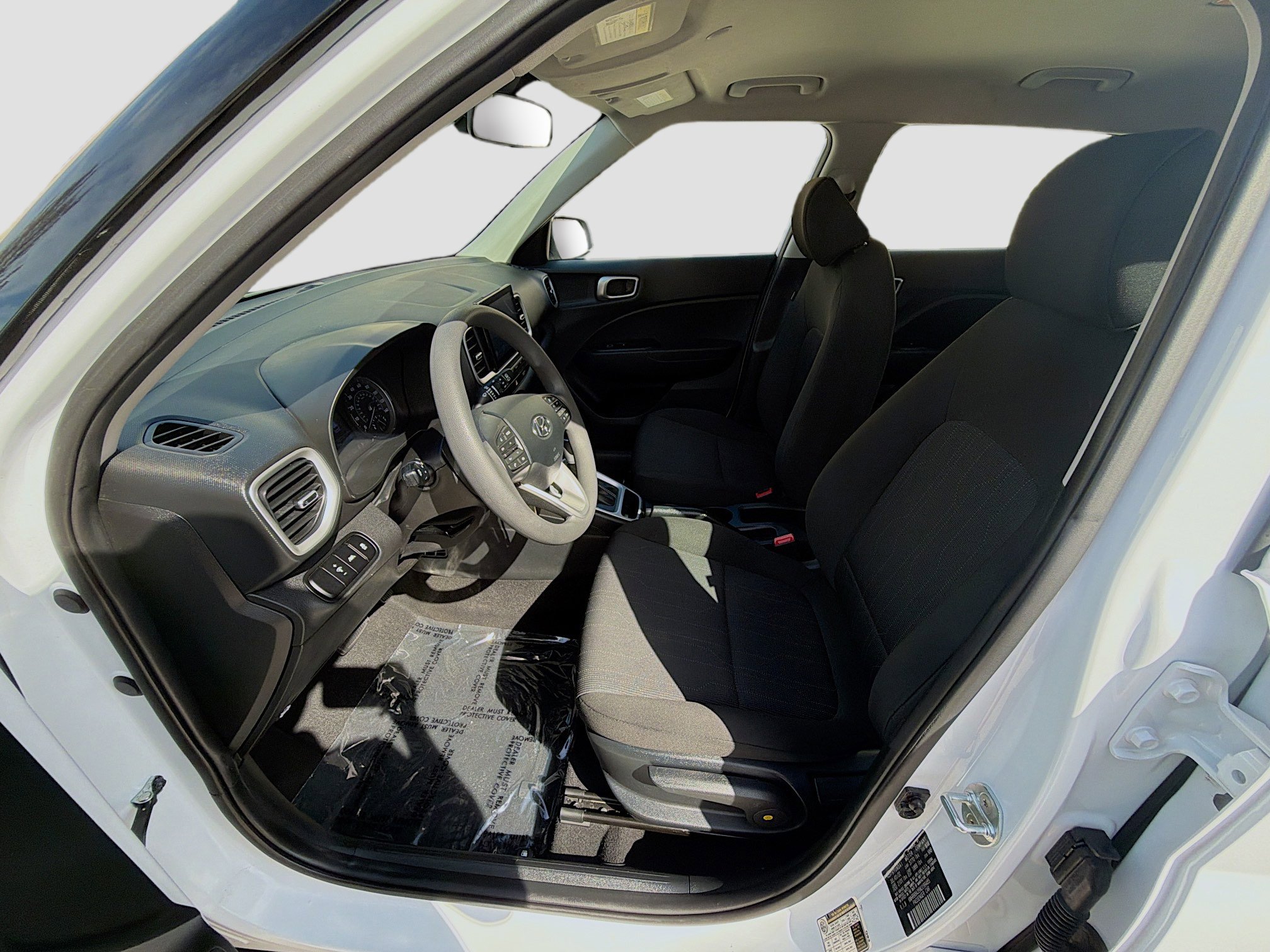 Used 2022 Hyundai Venue SE FWD image 16