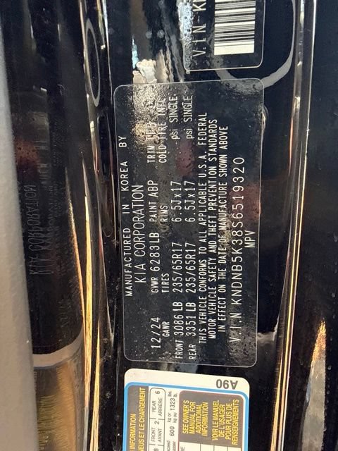 Certified 2025 Kia Carnival FWD image 16