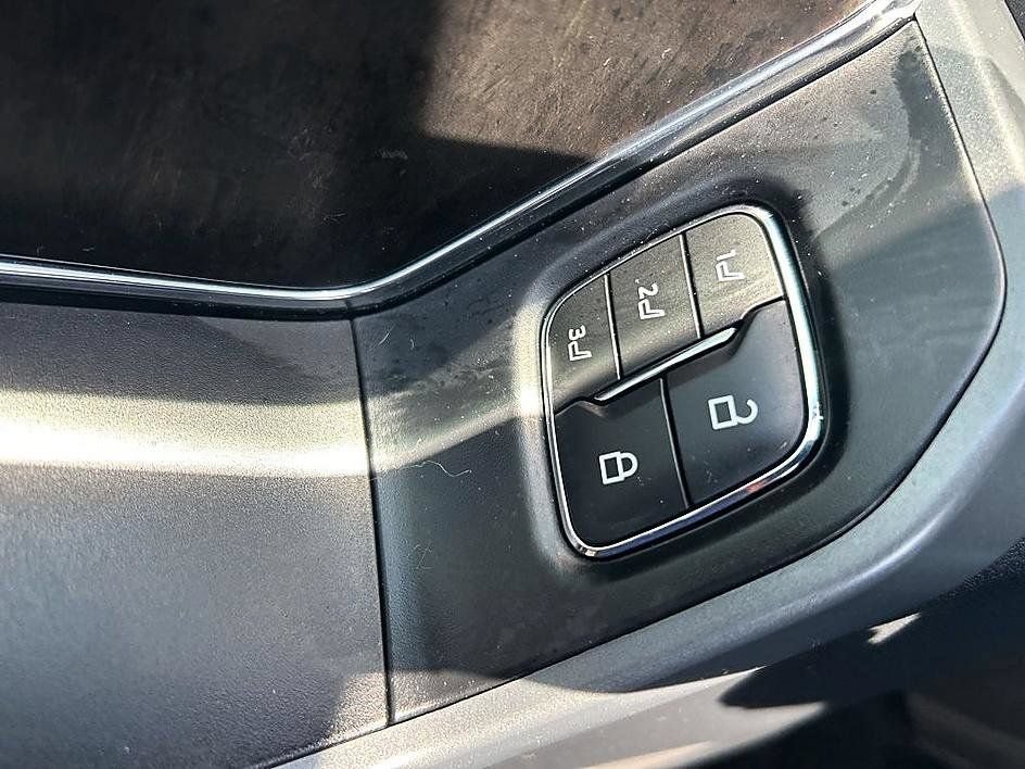 Used 2022 Ford F150 Lightning Lariat AWD/4WD image 11