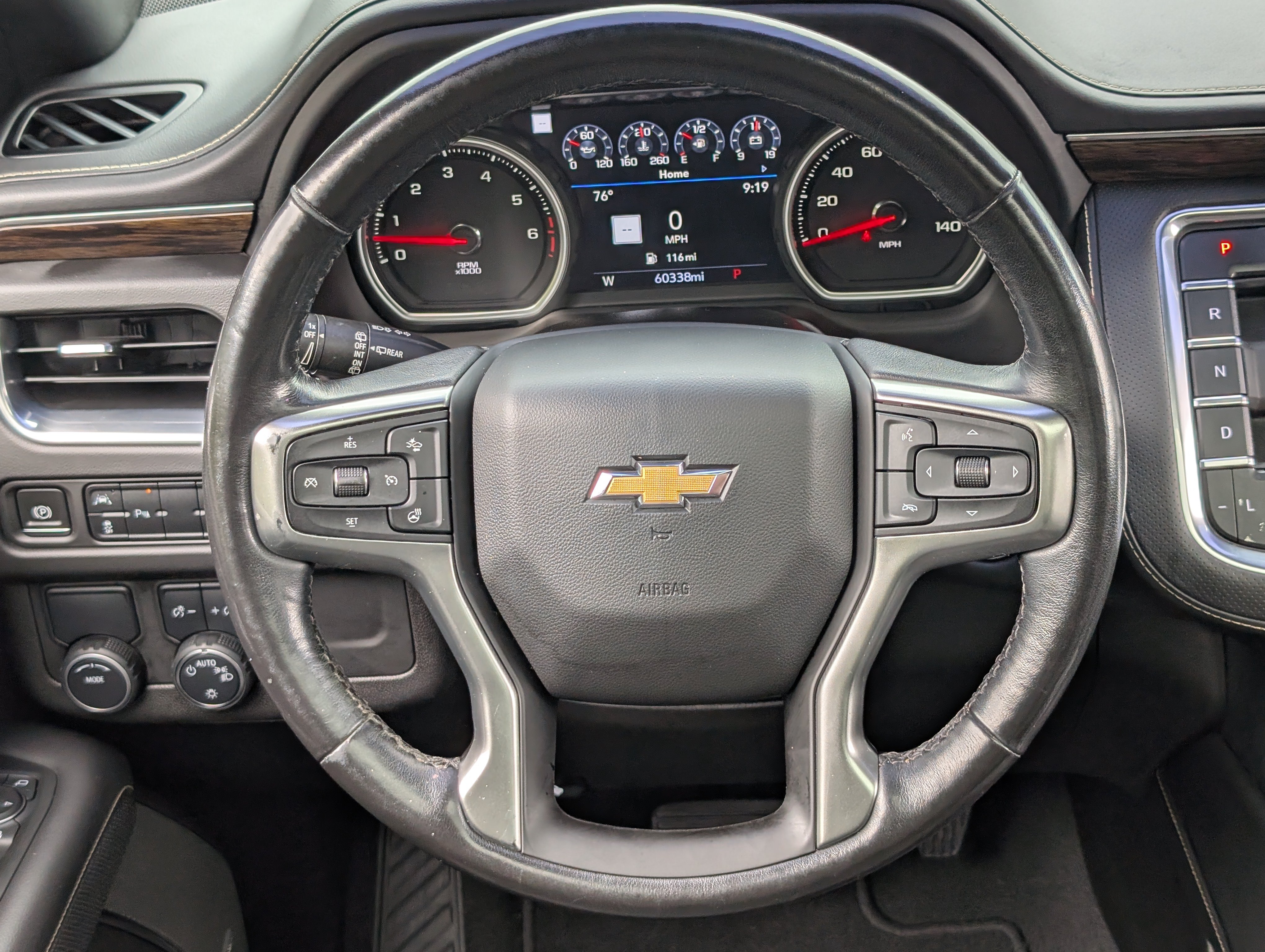 Used 2021 Chevrolet Suburban Premier w/ Premium Package 2 RWD image 27