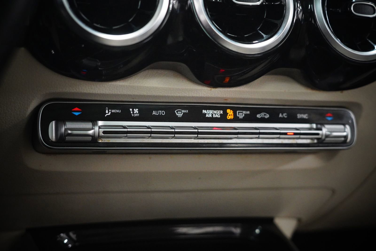 Certified 2021 Mercedes-Benz GLB 250 4MATIC image 29