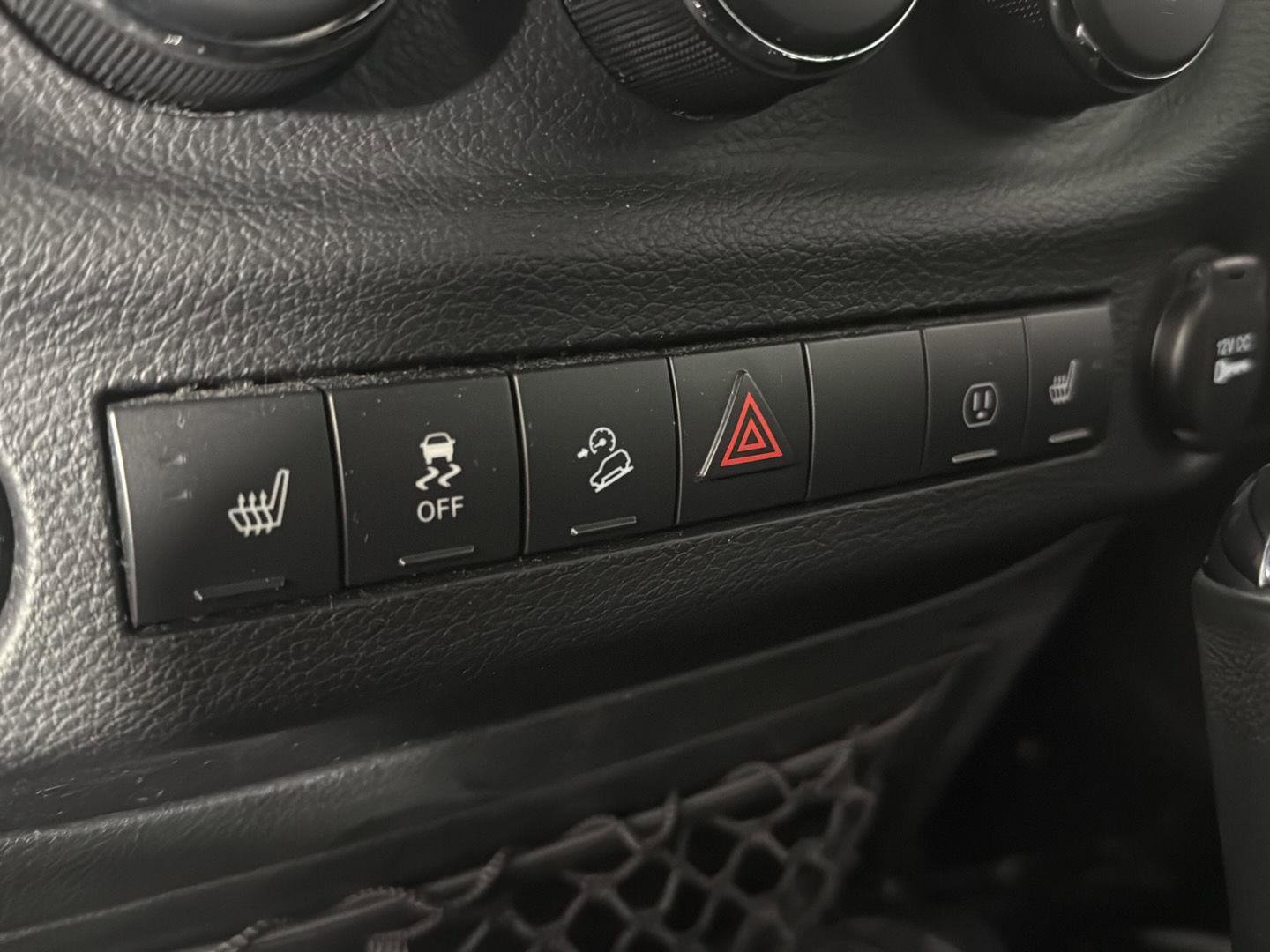 Used 2014 Jeep Wrangler Unlimited Sahara w/ Connectivity Group AWD/4WD image 21