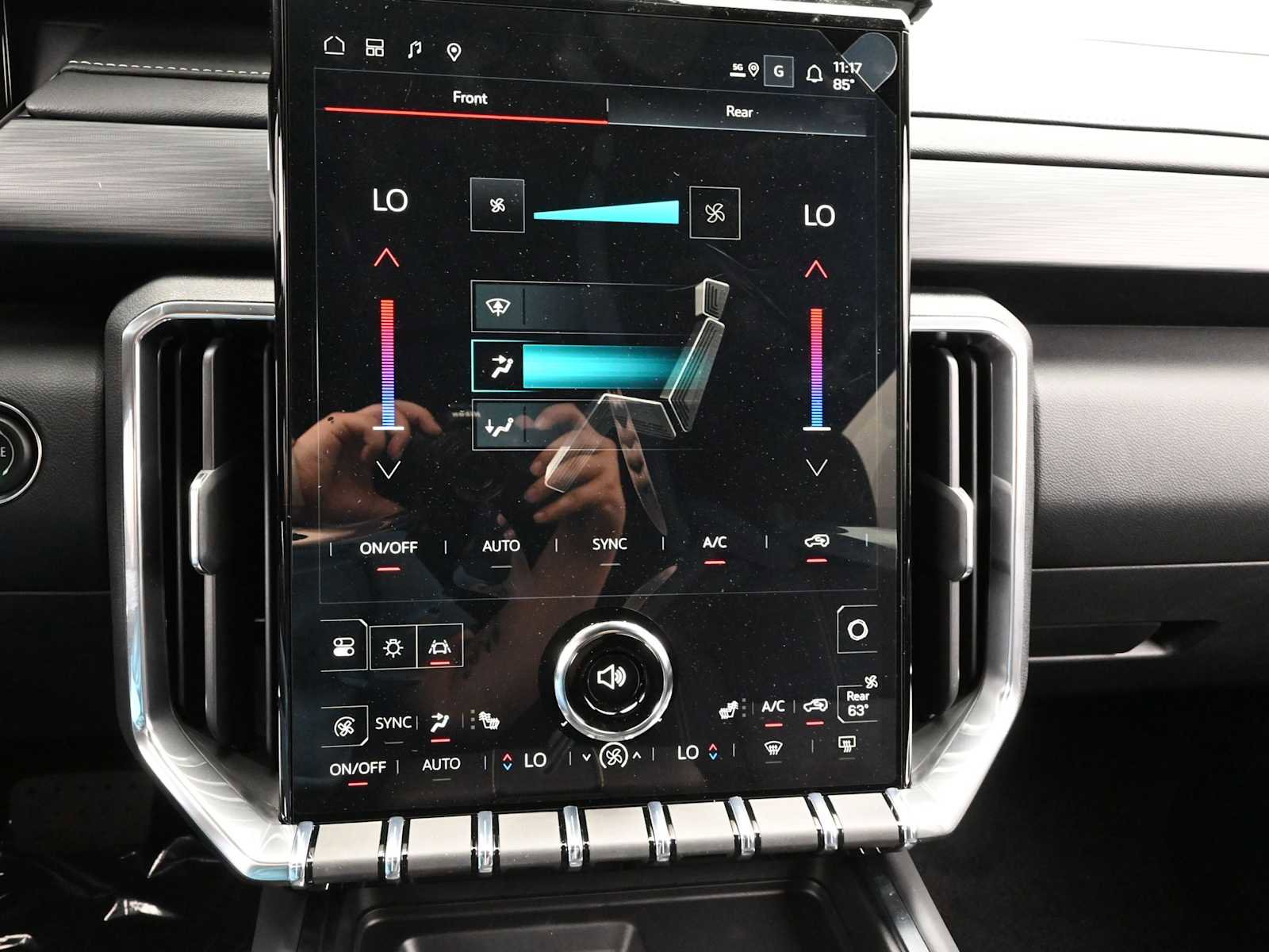 Used 2025 GMC Acadia Elevation AWD/4WD image 8
