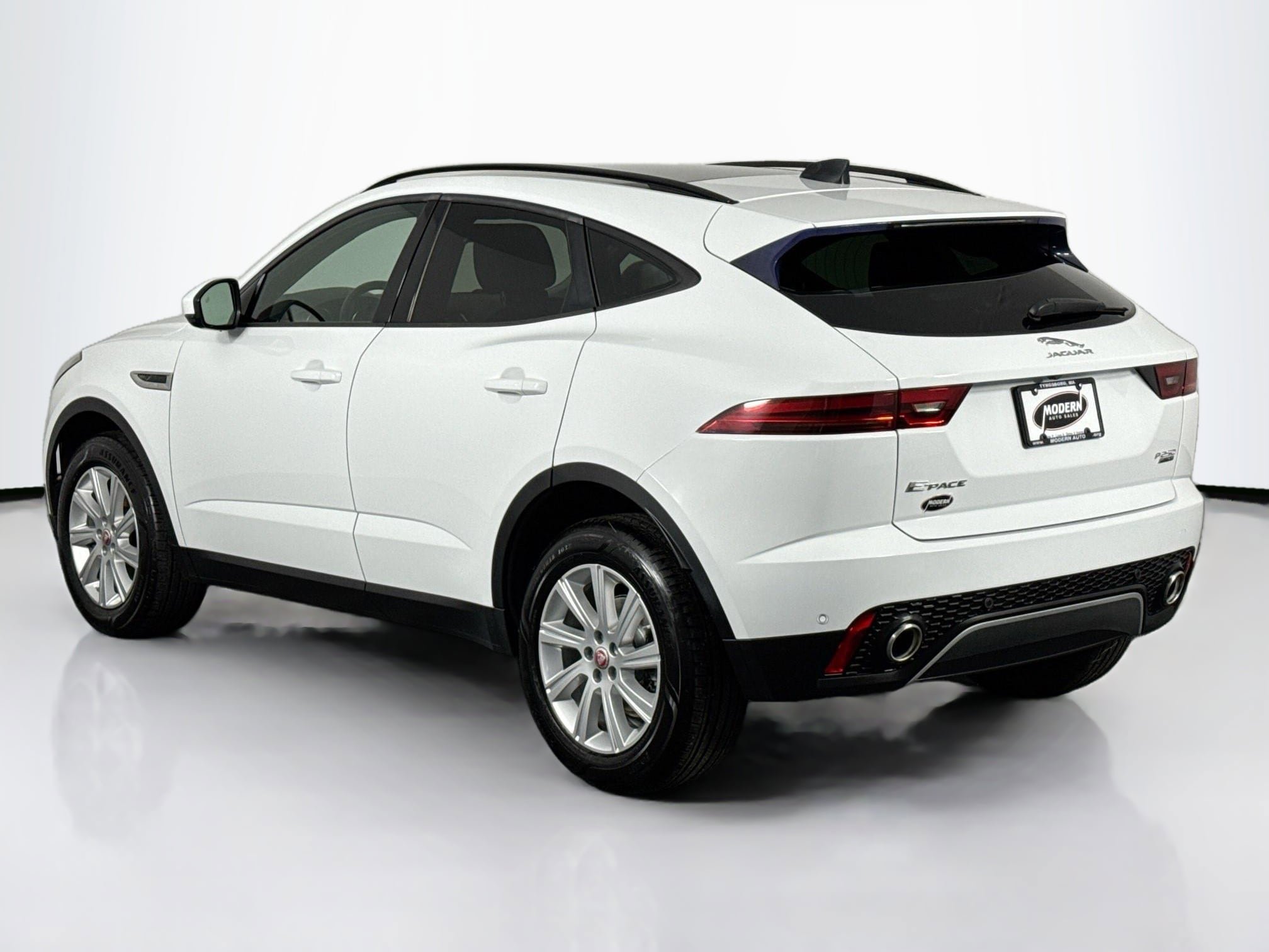 Used 2020 Jaguar E-PACE image 9