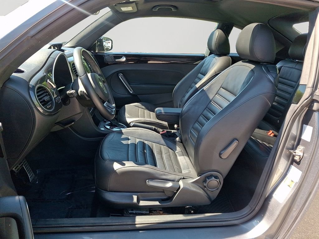 Used 2013 Volkswagen Beetle 2.0T FWD image 12
