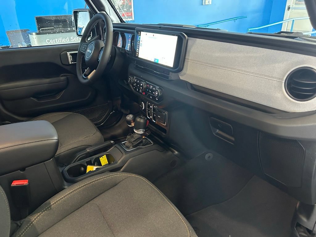 New 2025 Jeep Gladiator Sport AWD/4WD image 15