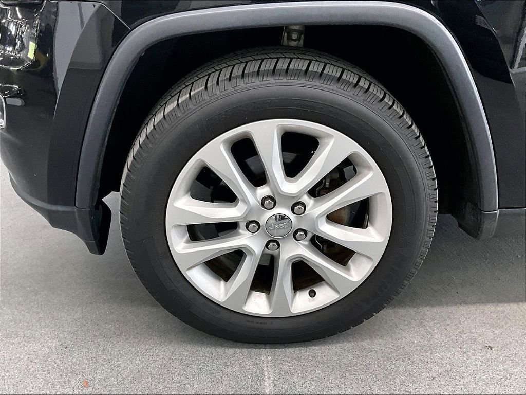 Used 2017 Jeep Grand Cherokee Limited AWD/4WD image 7