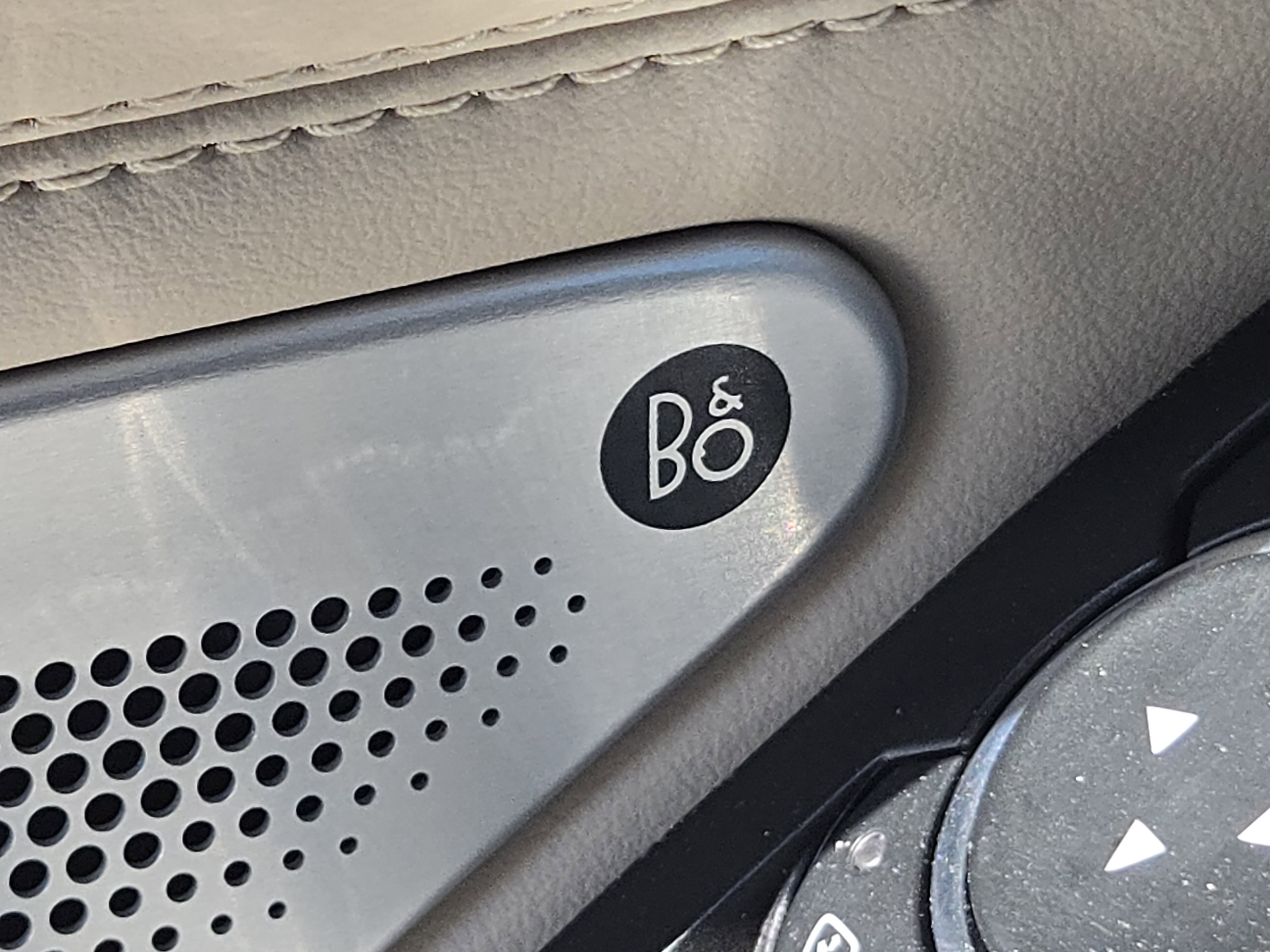 Certified 2023 Ford Explorer Platinum w/ Technology Package AWD/4WD image 23