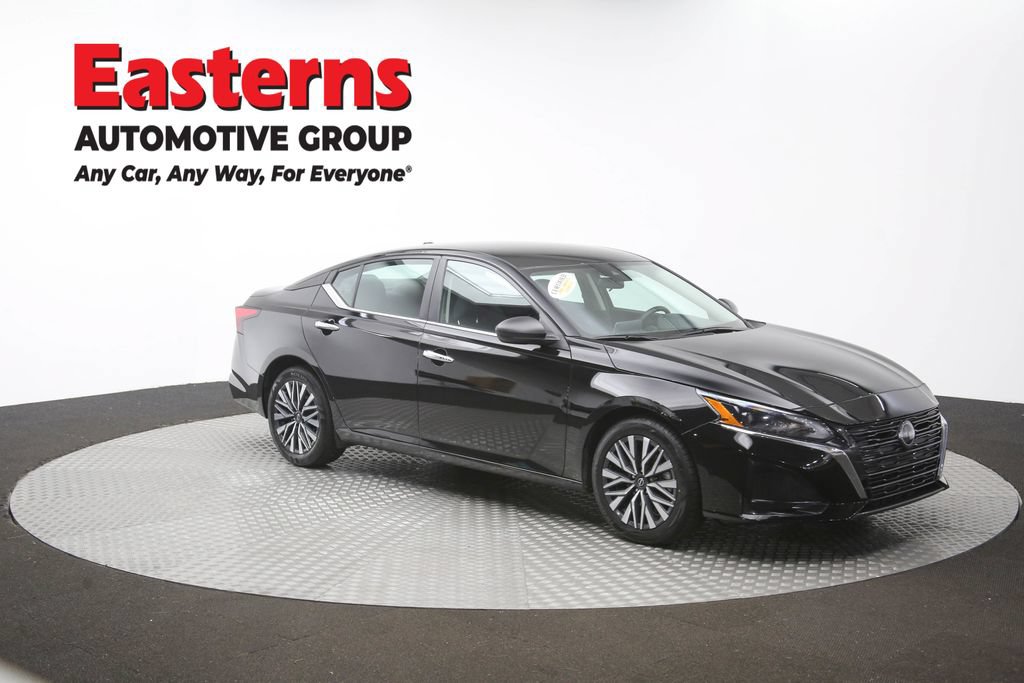Used 2025 Nissan Altima 2.5 SV FWD image 49
