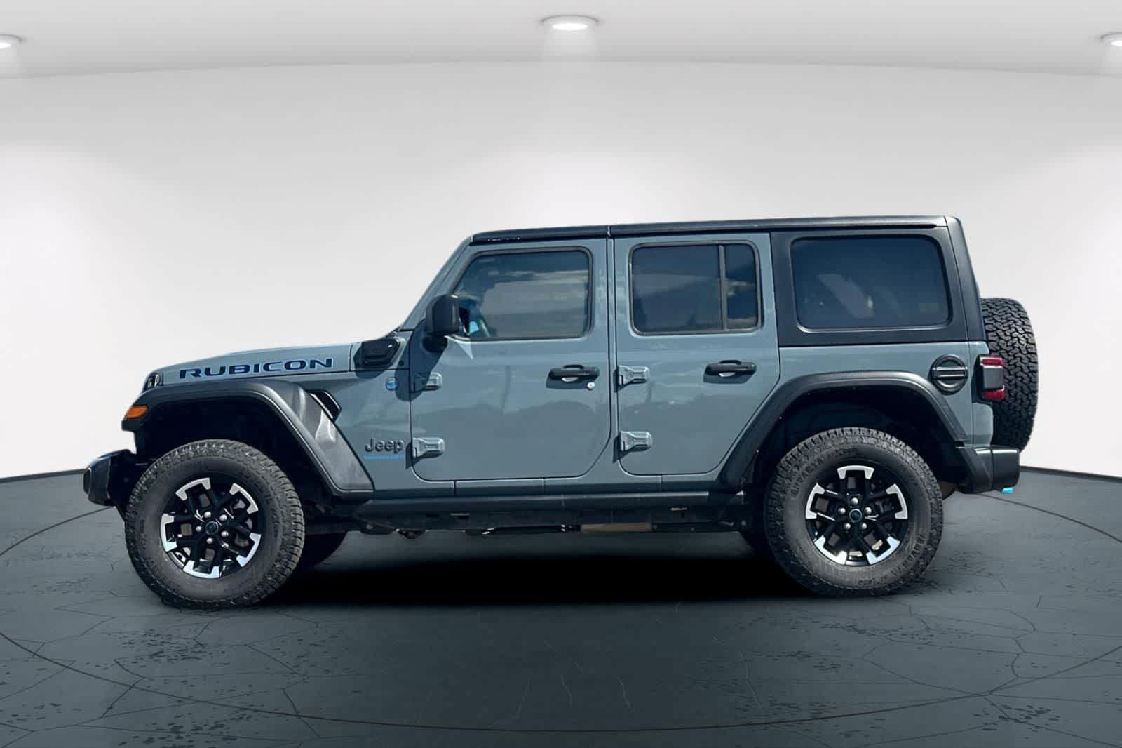 Used 2024 Jeep Wrangler Unlimited Rubicon 4xe AWD/4WD image 9