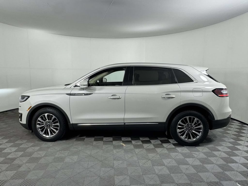 Used 2019 Lincoln Nautilus Select AWD/4WD image 11