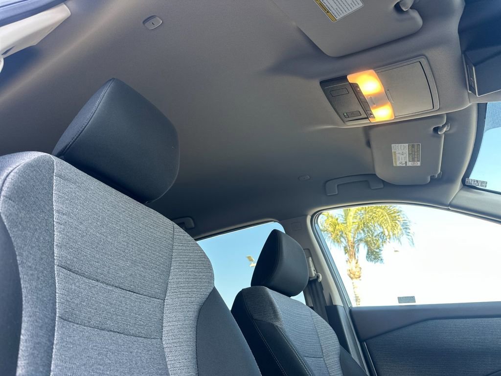 Used 2023 Nissan Rogue SV image 18