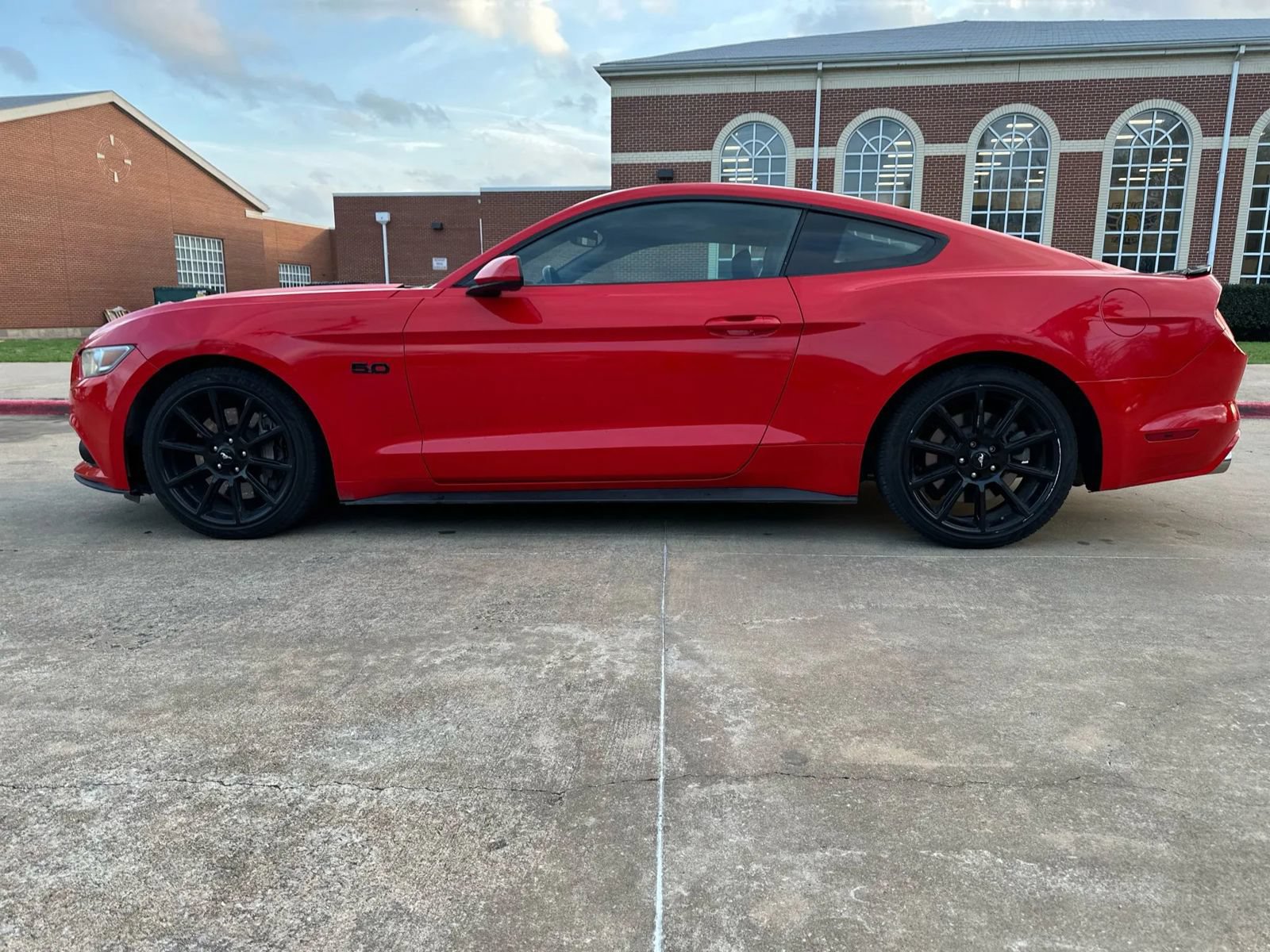 Used 2016 Ford Mustang GT w/ Black Accent Package RWD image 6