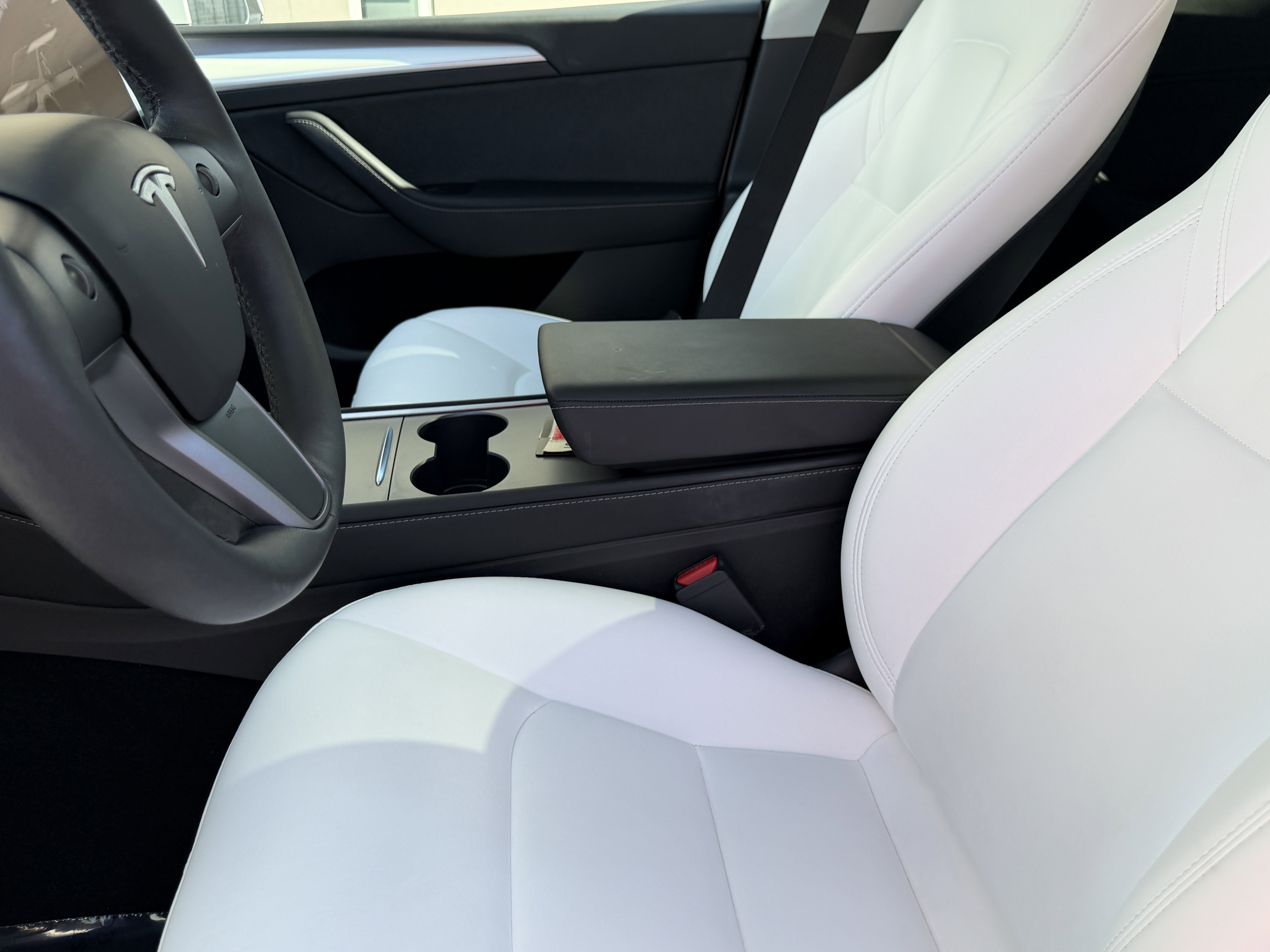 Used 2023 Tesla Model Y Long Range image 4