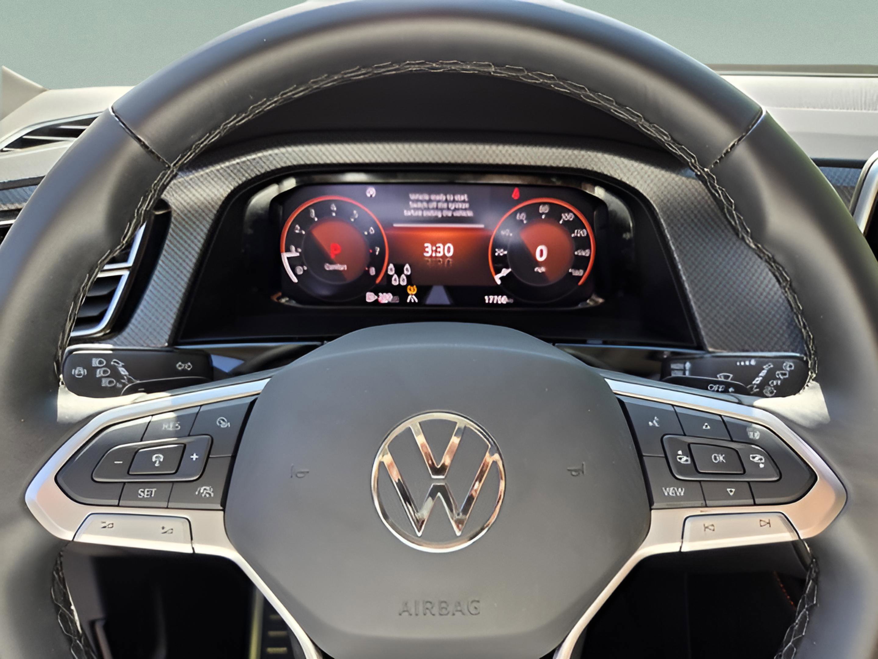 Used 2025 Volkswagen Atlas Peak Edition SE AWD/4WD image 5