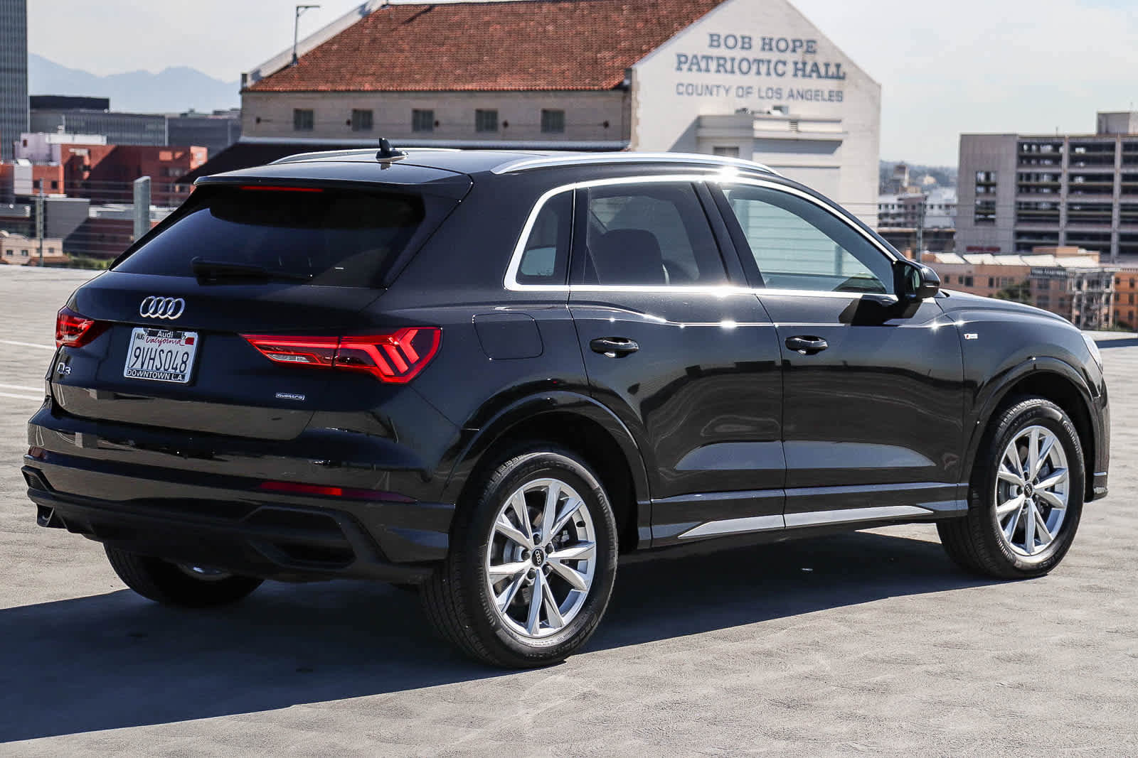 Used 2025 Audi Q3 2.0T Premium w/ Convenience Package image 4