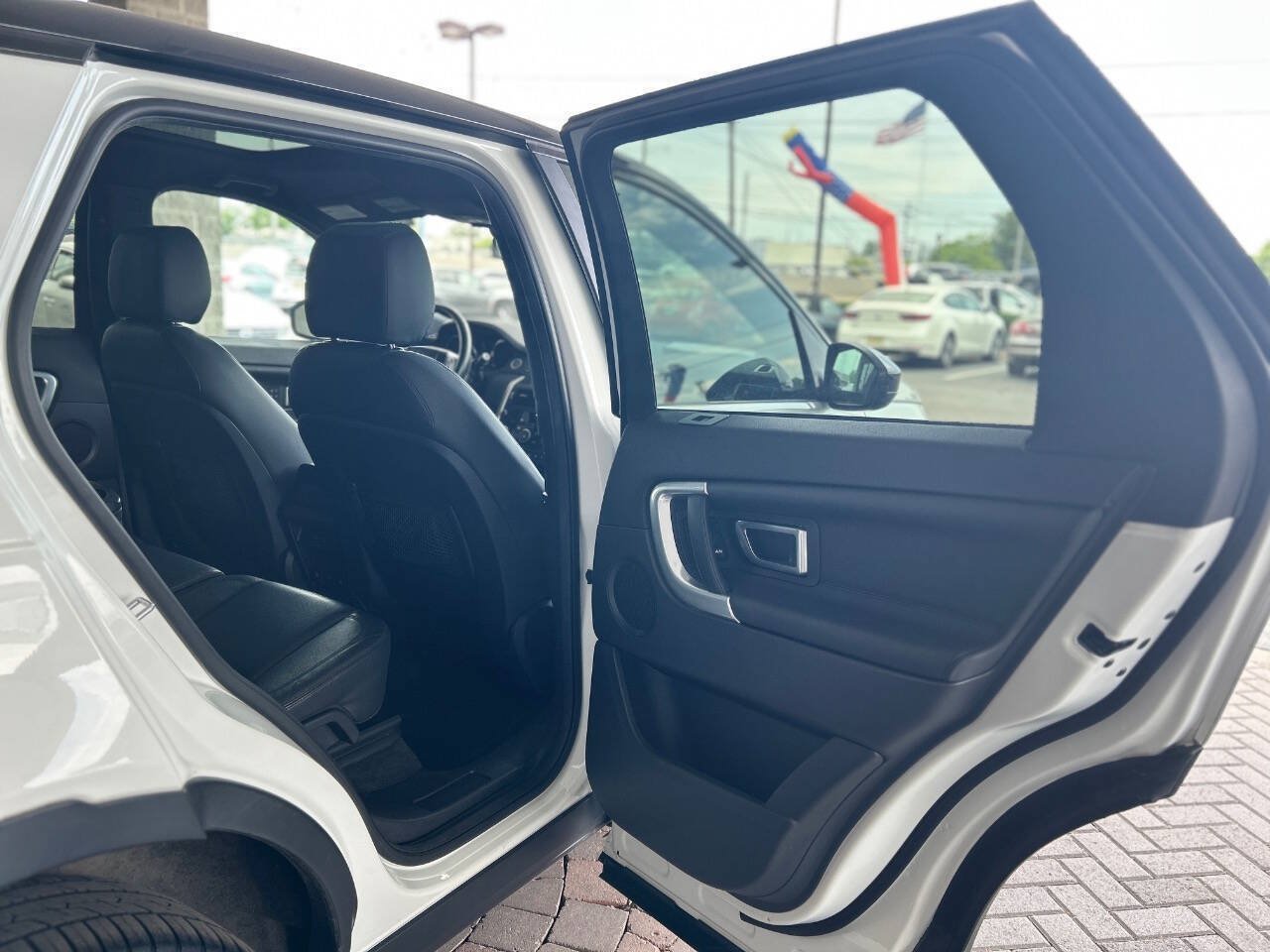 Used 2017 Land Rover Discovery Sport HSE AWD/4WD image 48
