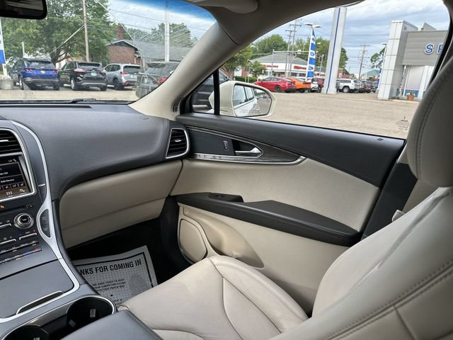 Used 2018 Lincoln MKX Reserve w/ Lincoln MKX Climate Package AWD/4WD image 12