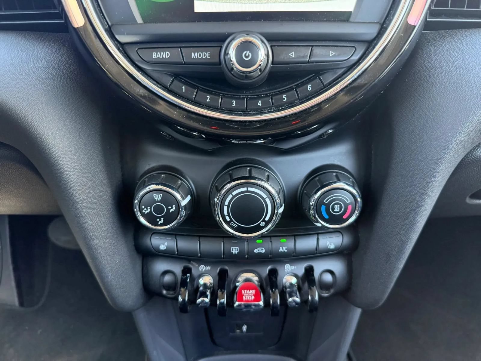 Used 2021 MINI Cooper 2-Door Hardtop FWD image 19