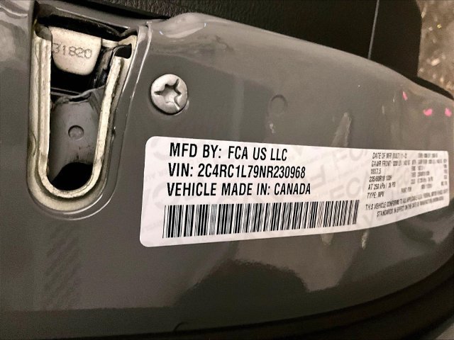 Used 2022 Chrysler Pacifica Touring-L w/ S Appearance Package FWD image 34