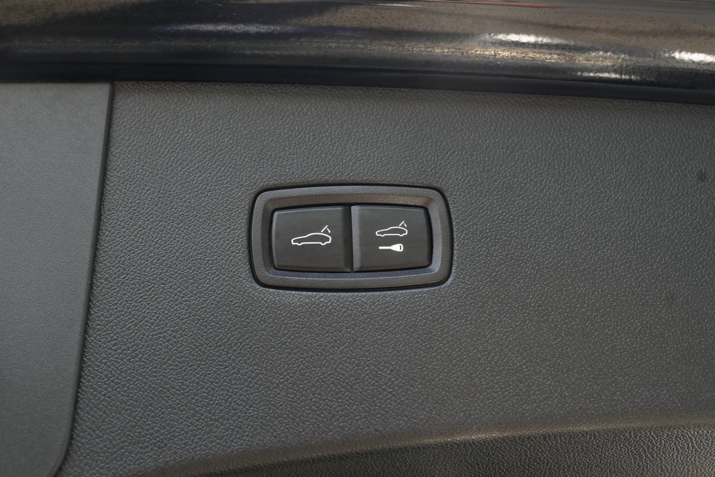 Used 2022 Porsche Cayenne Turbo image 17