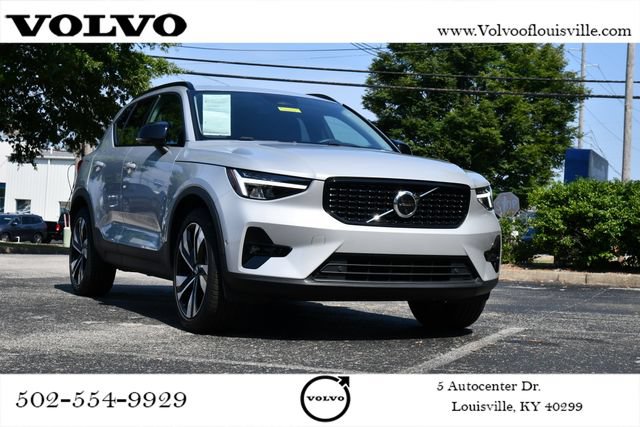Certified 2023 Volvo XC40 B5 Plus w/ Driver Assist Package AWD/4WD image 1