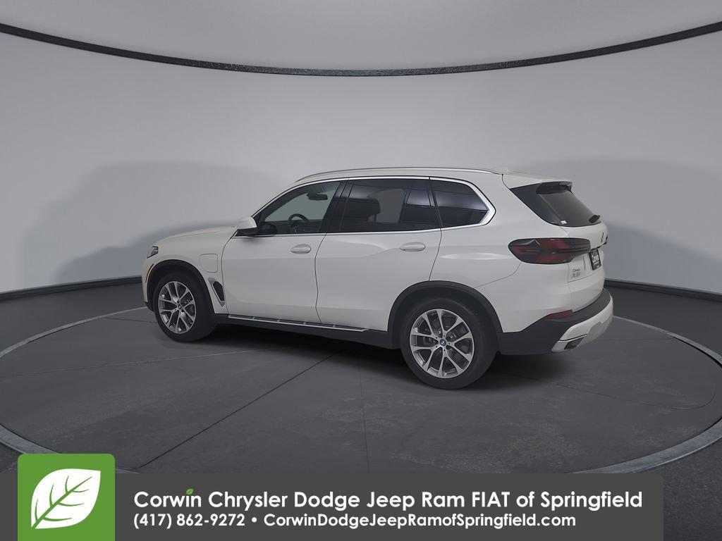 Used 2025 BMW X5 xDrive50e AWD/4WD image 10