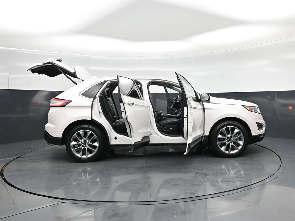 Used 2018 Ford Edge Titanium w/ Equipment Group 302A AWD/4WD image 4