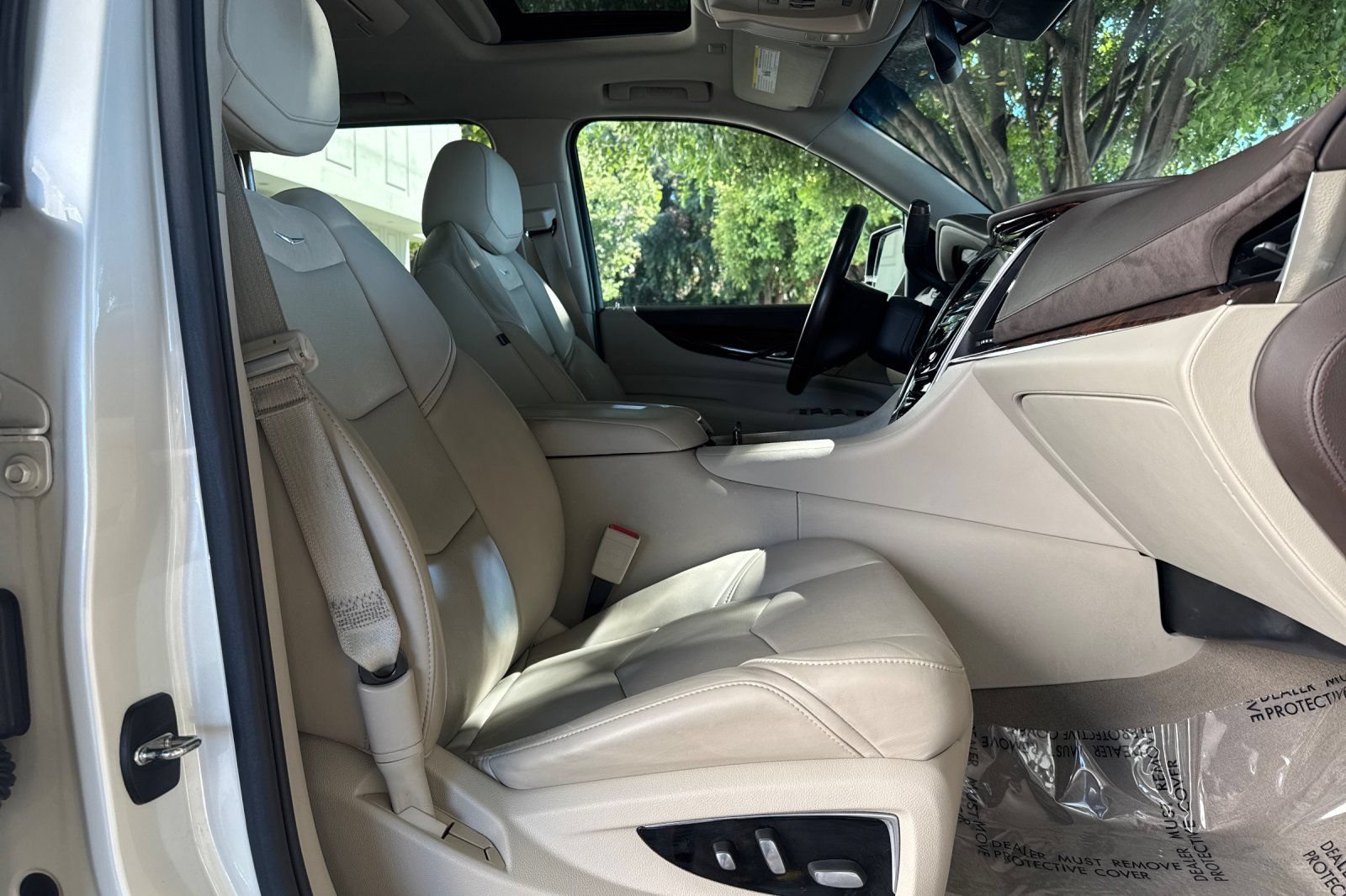 Used 2015 Cadillac Escalade ESV Luxury AWD/4WD image 15