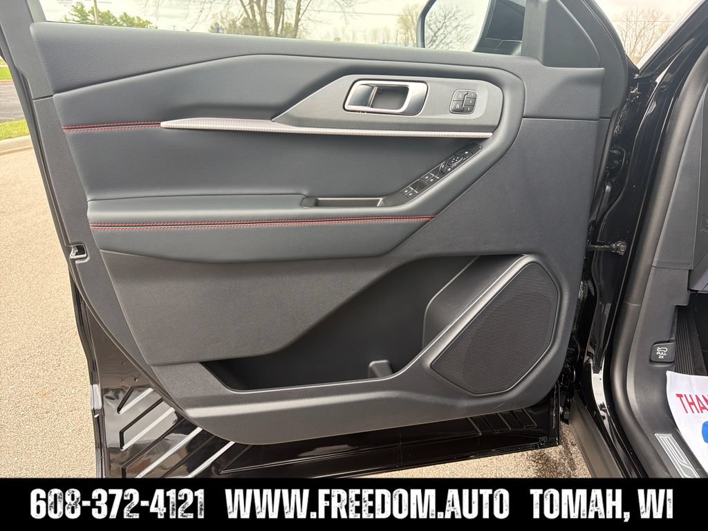 New 2026 Ford Explorer ST-Line w/ ST-Line Street Pack AWD/4WD image 12