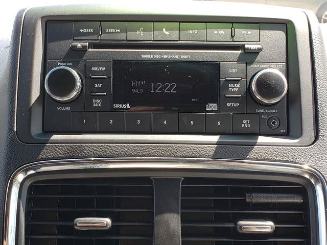 Used 2016 Dodge Grand Caravan SE FWD image 22
