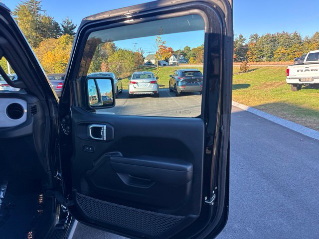 Used 2025 Jeep Wrangler Unlimited Sport AWD/4WD image 11