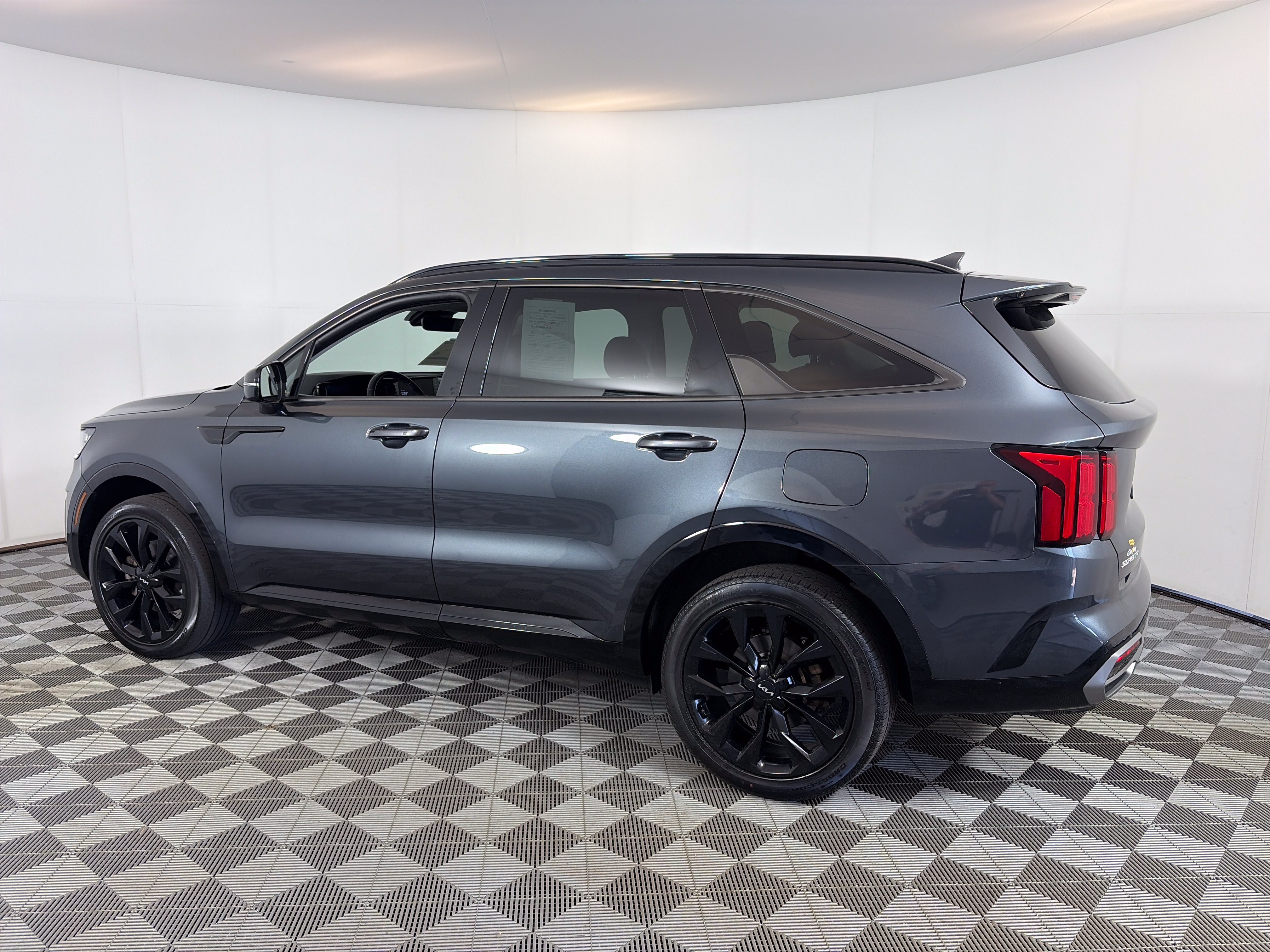 Used 2023 Kia Sorento SX AWD/4WD image 9