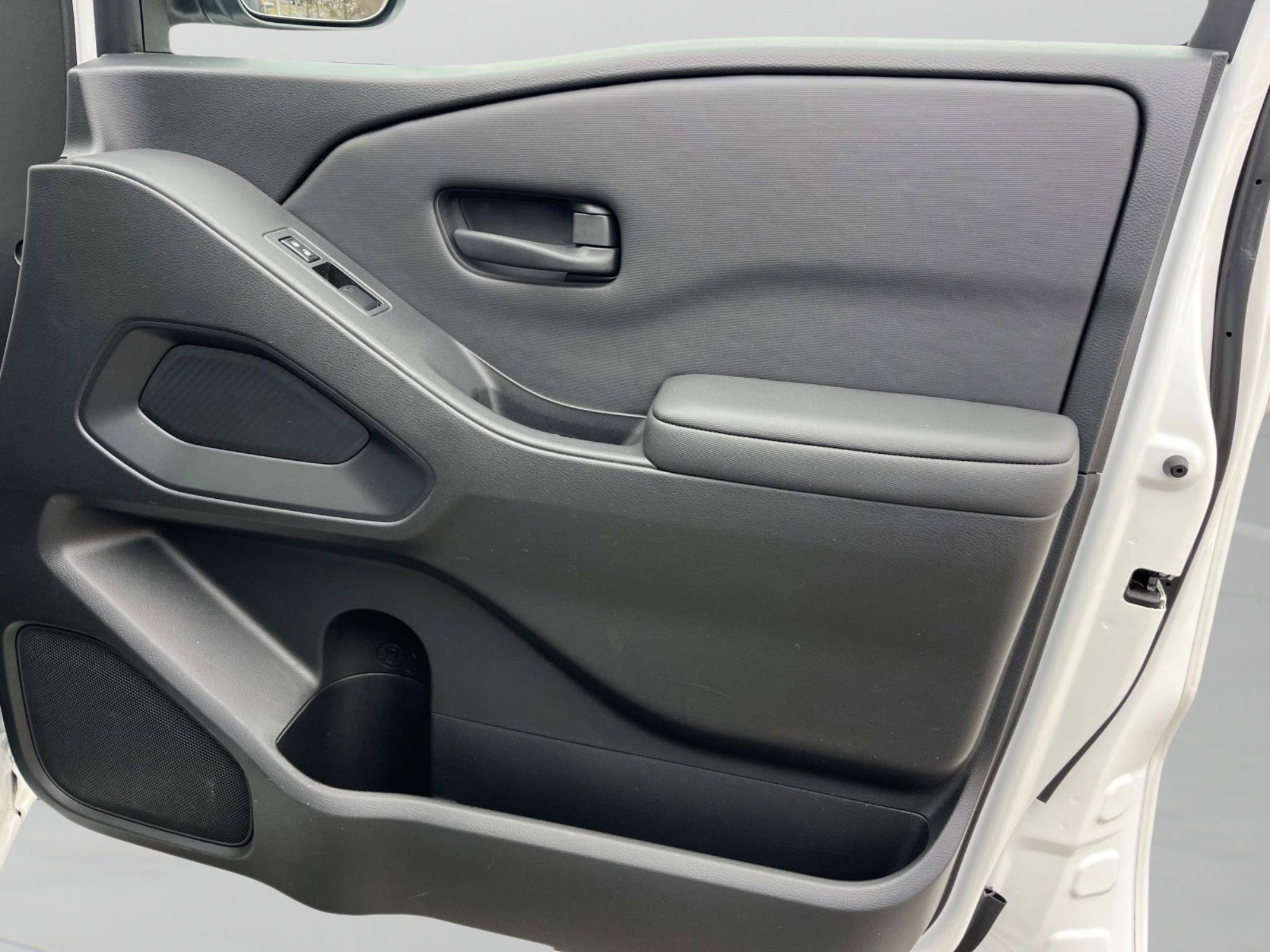 Used 2024 Nissan Frontier S w/ Technology Package image 17