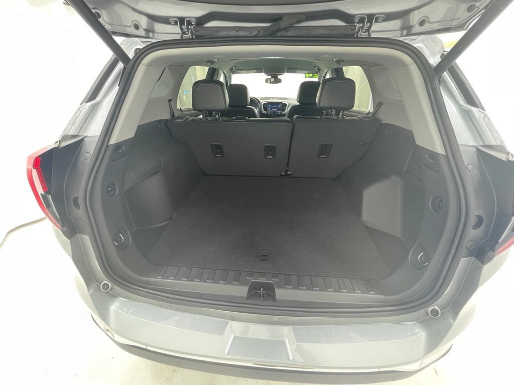 Used 2024 GMC Terrain SLT AWD/4WD image 7