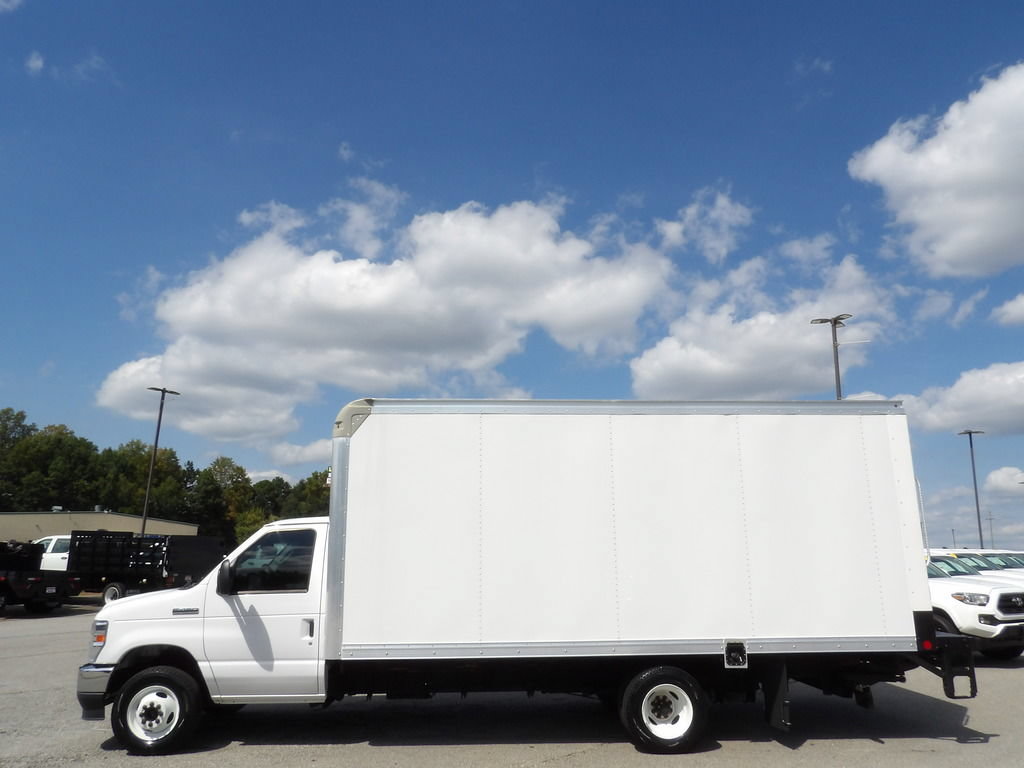 Used 2023 Ford E-450 and Econoline 450 Super Duty w/ Power Windows & Locks Group RWD image 49